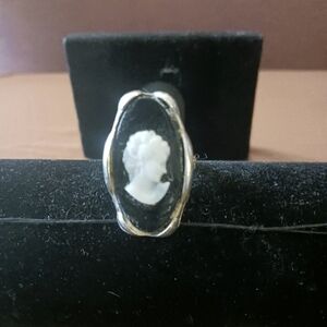 Elegant Black and White Sterling Silver Cameo Ring
